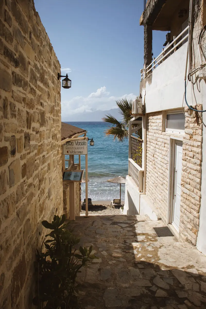 An alley leading down to a beach