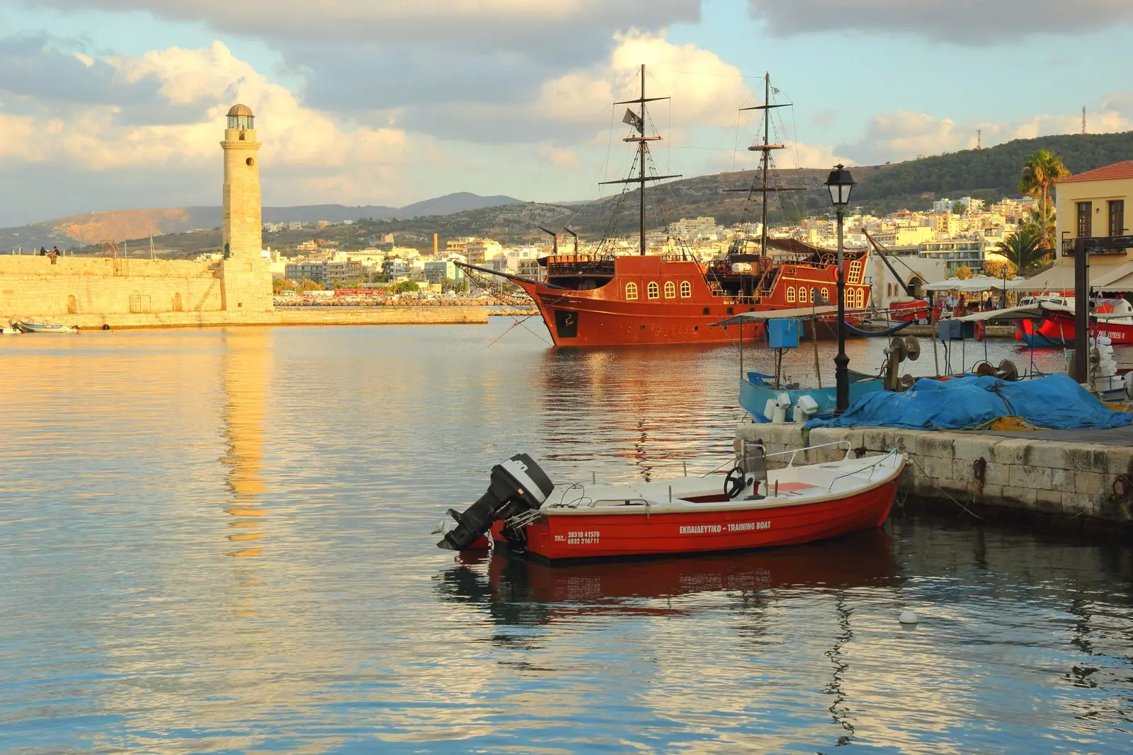 The harbour and lighthouse in Rethymno