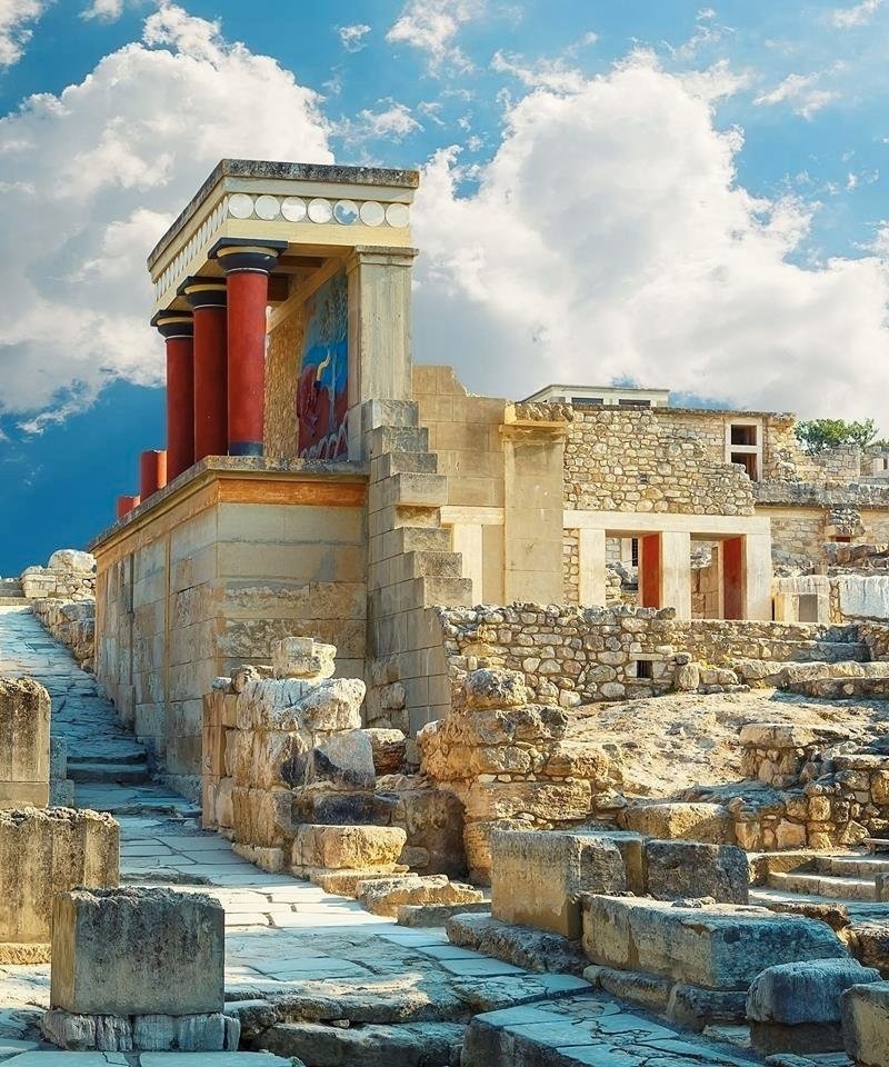 Minoan Treasures & Heraklion Old Town