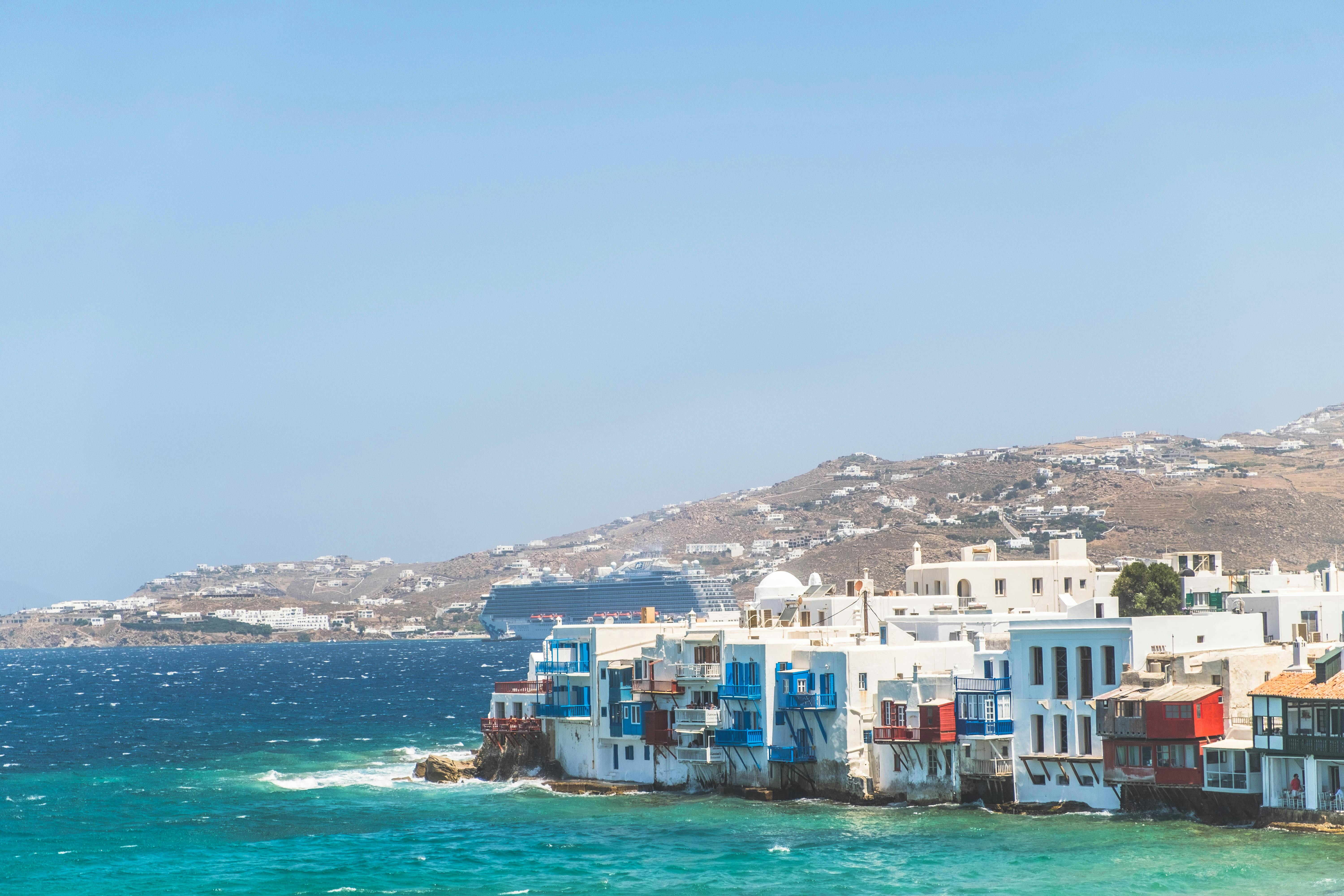 Best time recommendations for different travel priorities